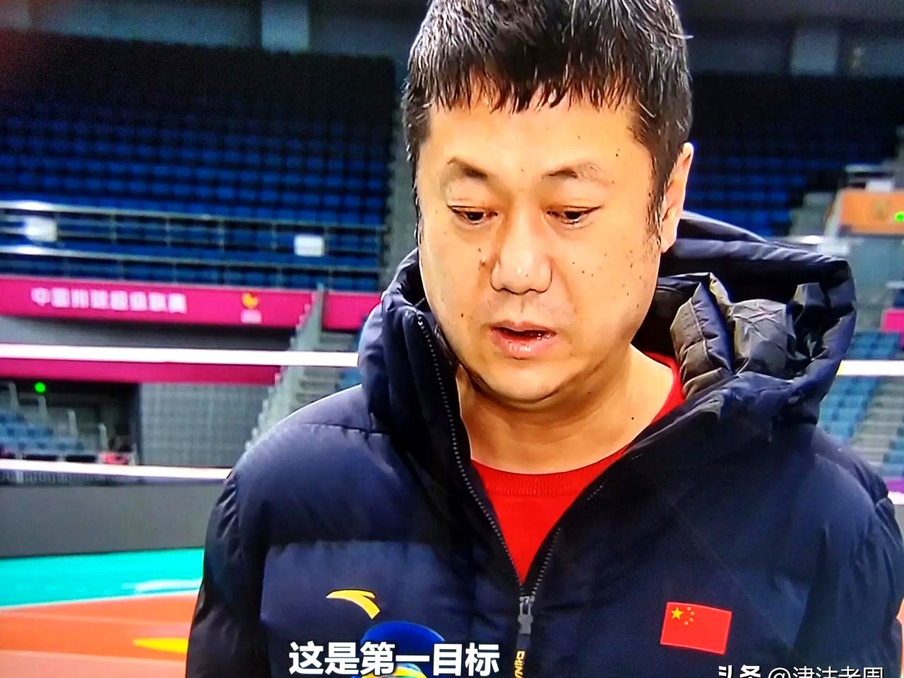 主教练赛前点评球员表现，调动士气鼓舞气氛的简单介绍