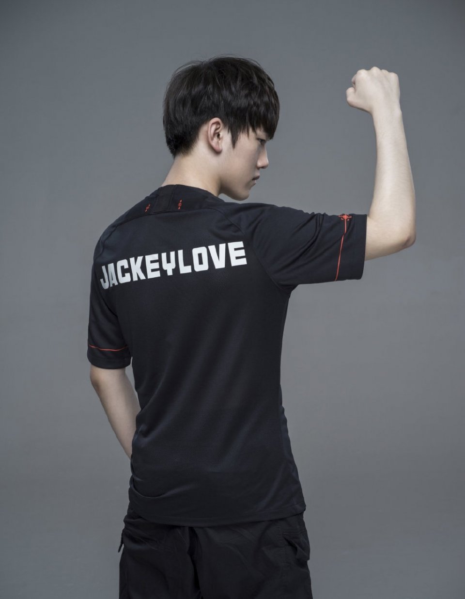  JackeyLove回归赛场，回归赛场首场状态亮眼，法国队观众沸腾！